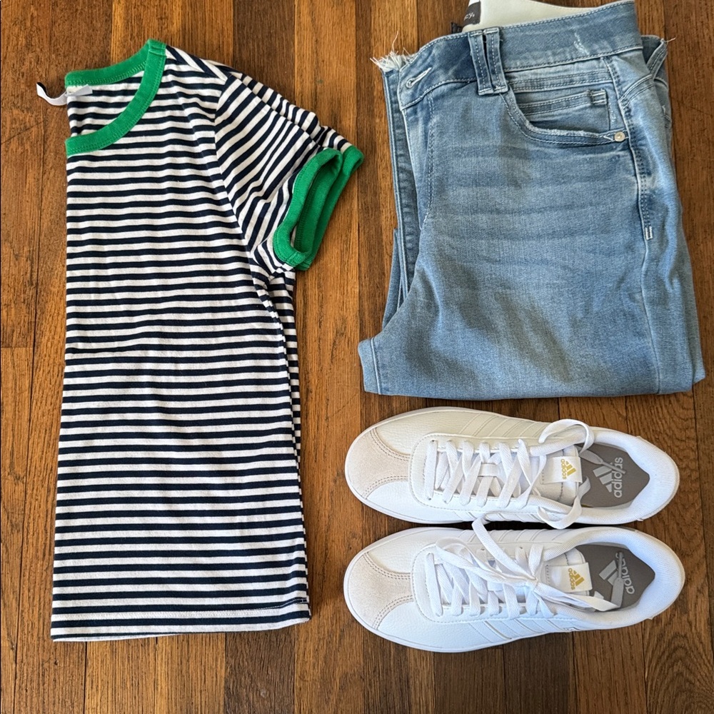 🐸 Divided navy/white striped tee with green accents on sleeves. Size S. - Picture 3 of 7